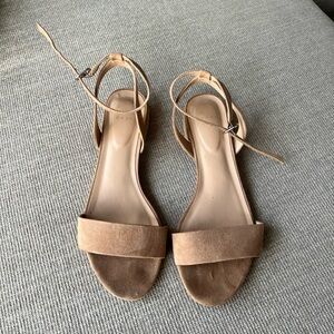 Summer Sandal with 1 in Heel